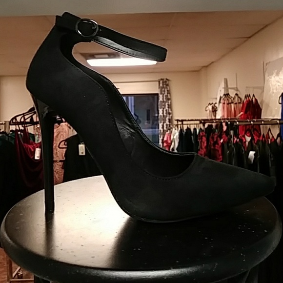 👠 👠 Black heels - Picture 1 of 4